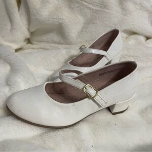 Elegant White Mary Jane Shoes